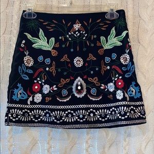 💐 Patterned skirt